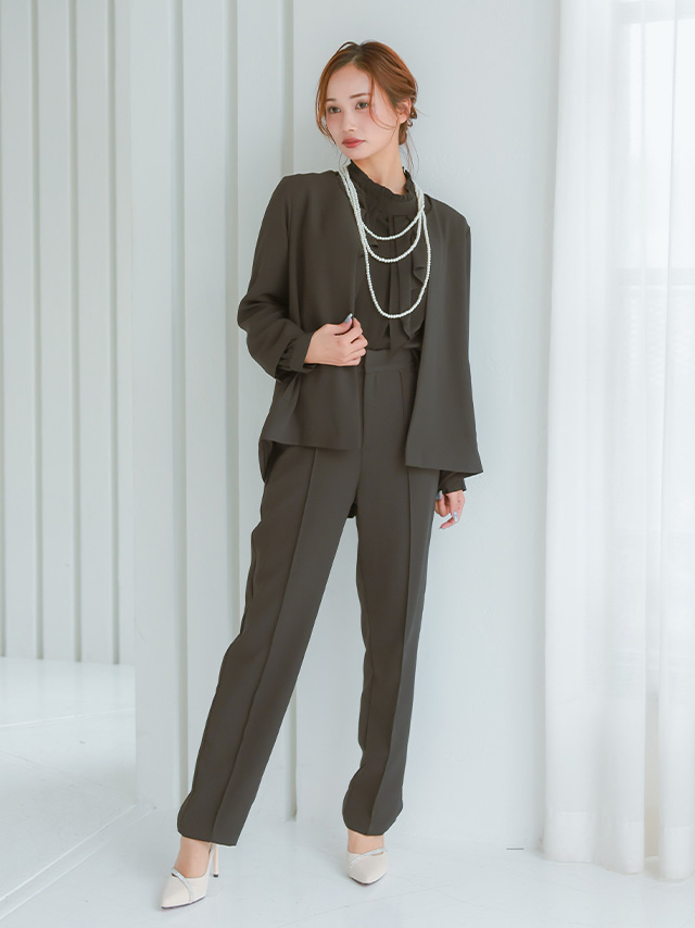 フレアスリーブジャケットセットアップセレモニースーツのフロント全身