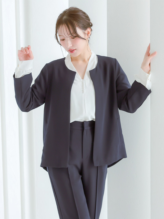 クルーネックジャケット＆ストレートパンツセットアップスーツのイメージ画像3