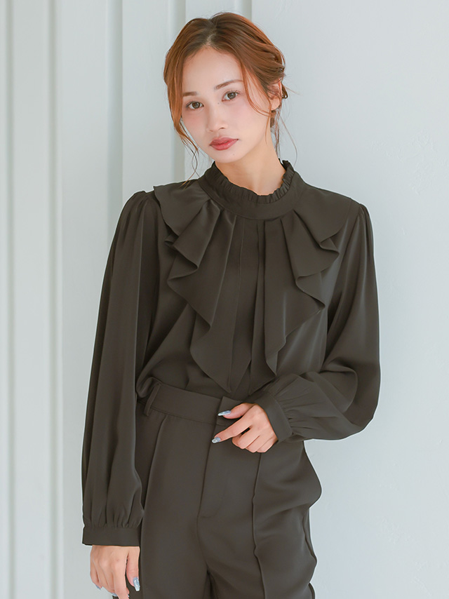 リボンタイ付きシフォンフリルブラウスのフロント全身