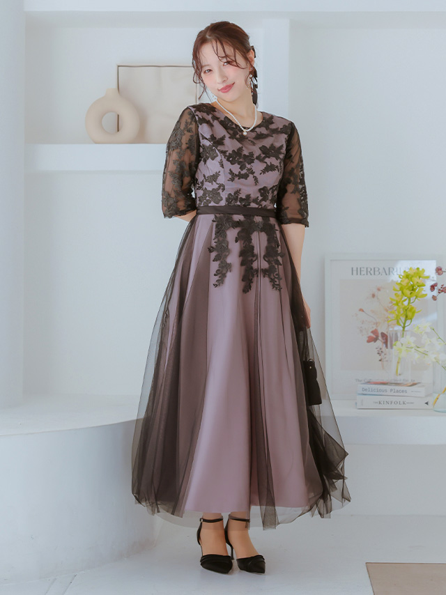 半袖くすみカラーフラワー刺繍レースフレアパーティードレス 結婚式 二次会 発表会のフロント全身