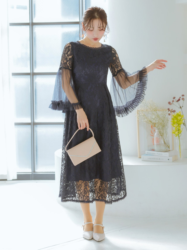 長袖フレアチュールスリーブ×レースワンカラーフレアパーティードレスのフロント全身