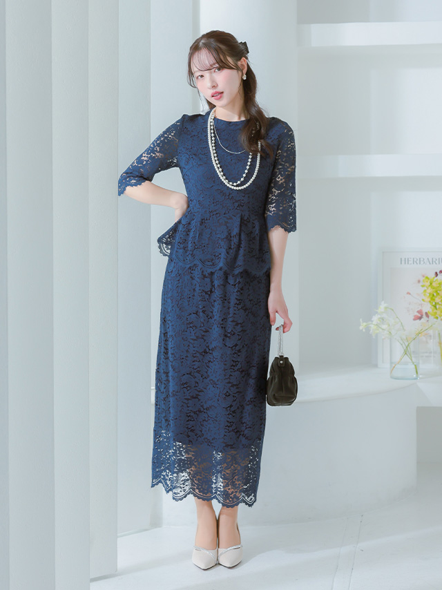 レーススリーブロングドレスのフロント全身