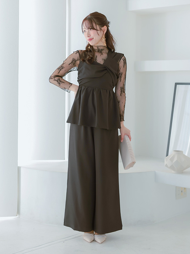 アシンメトリーねじれショルダー3ピースペプラムデザインパンツドレス 結婚式 二次会のフロント全身