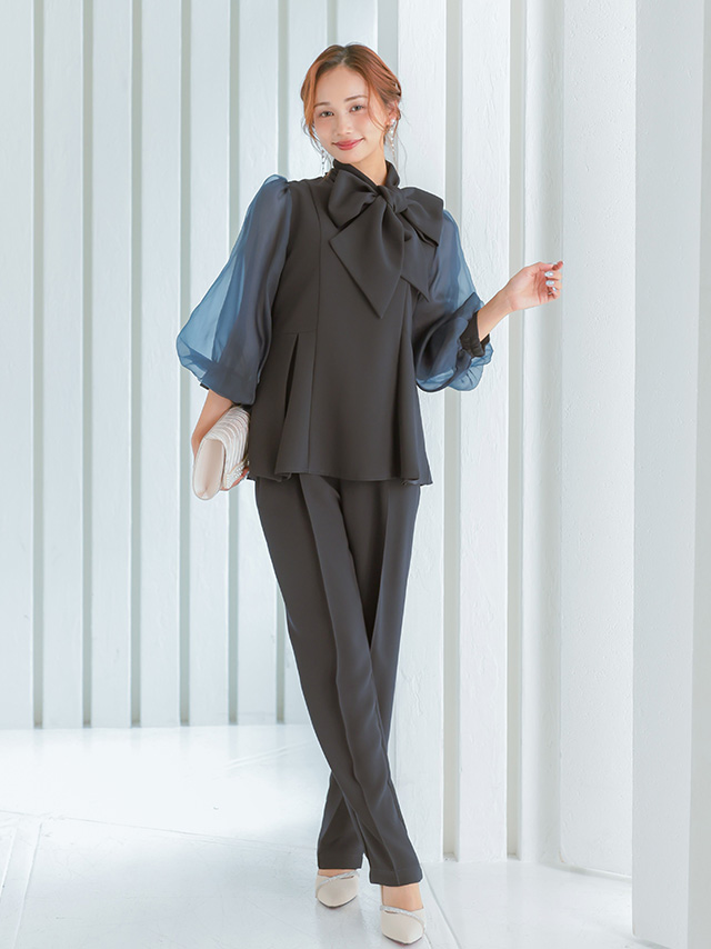 シアー袖ペプラムシルエットボウタイパンツセットアップのフロント全身