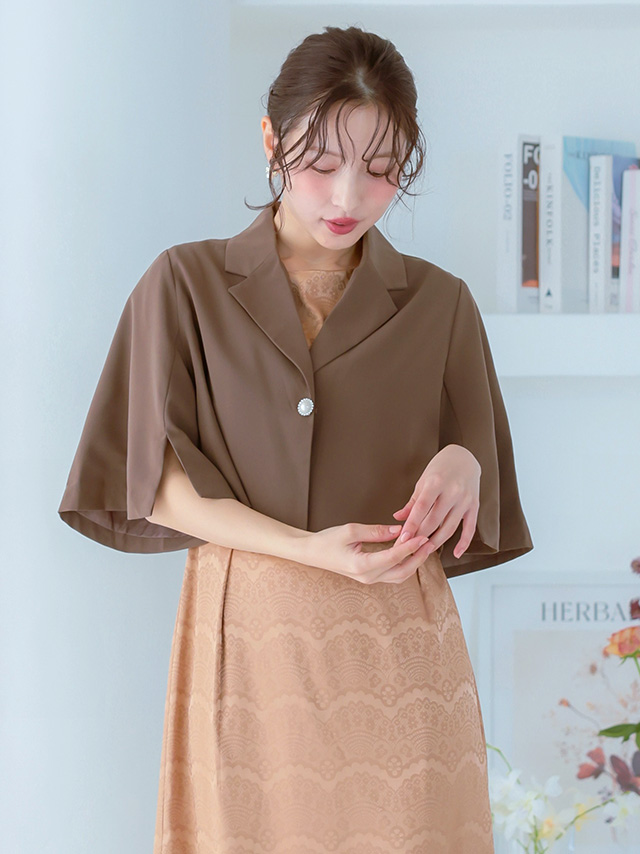 ブローチ付き半袖ショート丈ボレロのフロント画像3