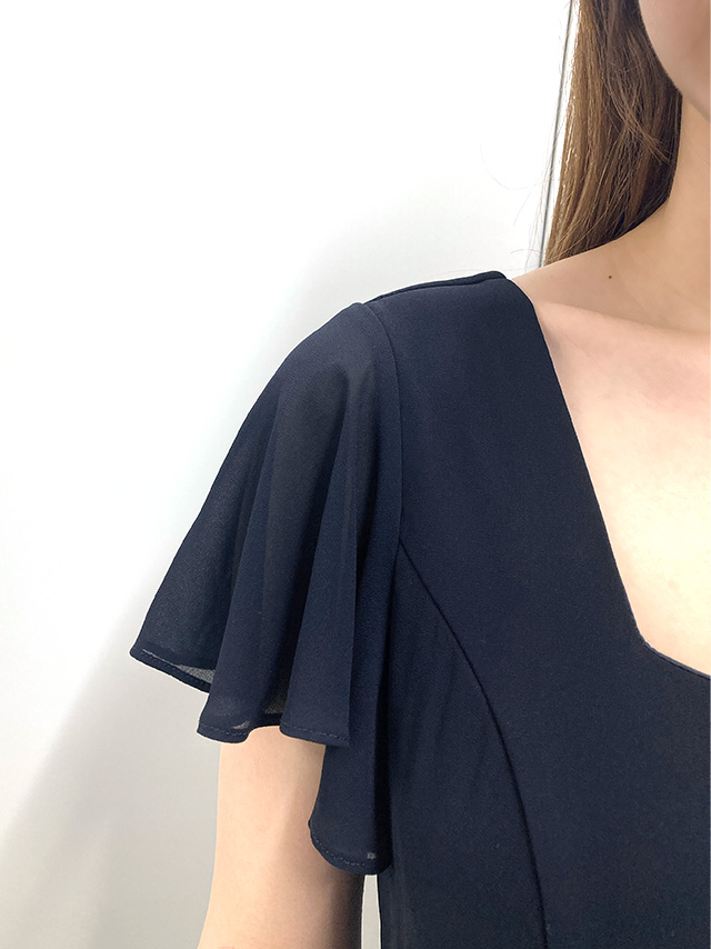 159cmスタッフによるスクエアネックスリットロング丈パーティードレスのディティール画像1