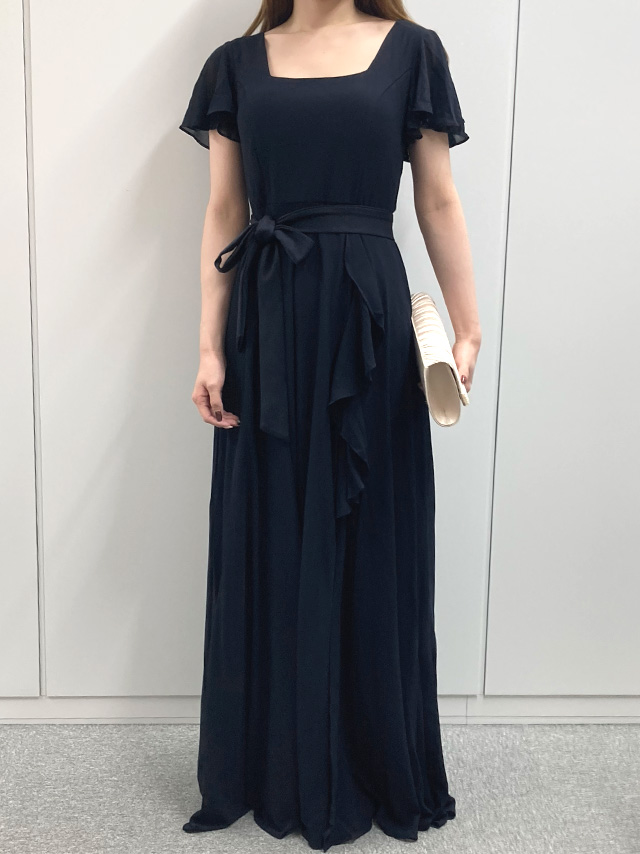 159cmスタッフによるスクエアネックスリットロング丈パーティードレスのフロント画像