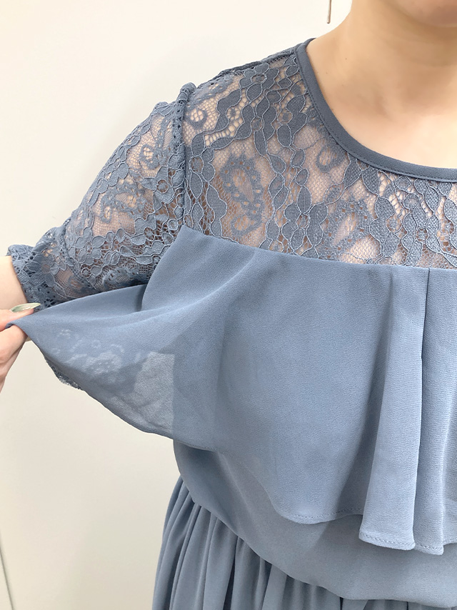 150cmスタッフMが着用するラメなしロングドレス 体型カバー ワンピース 敏感肌対応 結婚式 二次会 お呼ばれ 大人 上品(ブルーグレー)のディティール 胸元フリルアップ画像