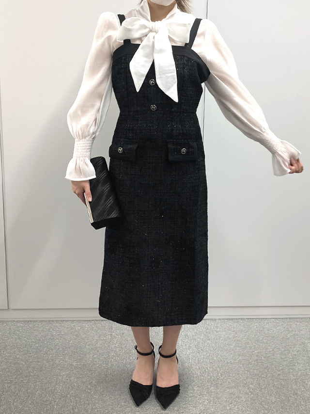 159cmスタッフRが着用するダブルボタンショートジャケットツイードセレモニースーツ(ブラック)のジャケットなしフロント画像