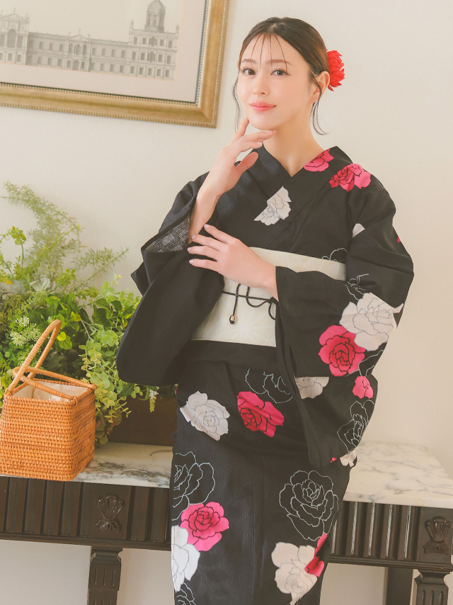 クールな黒地に艶やかローズゆかた3点セットのイメージ画像3