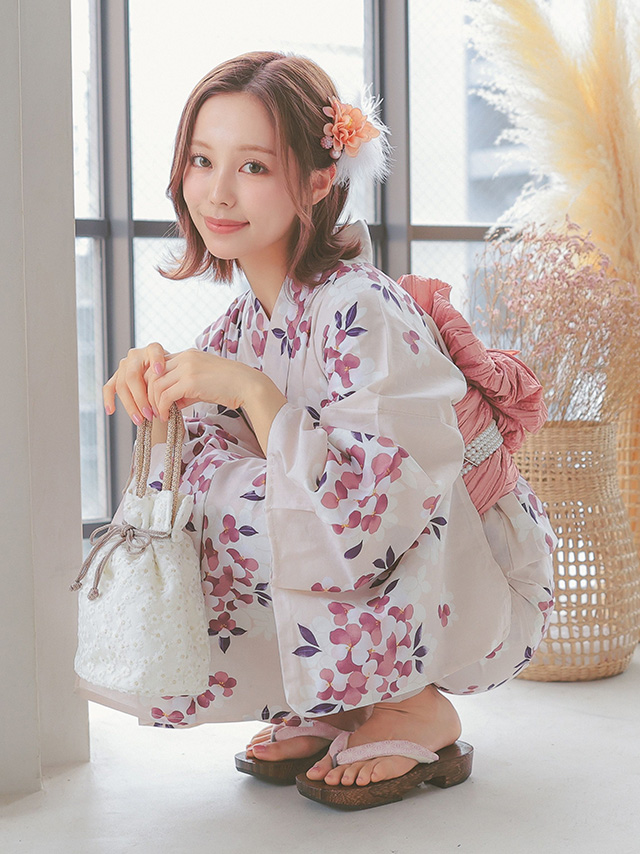 山桜柄フェミニンクリーム上品ゆかた3点セットのイメージ画像3