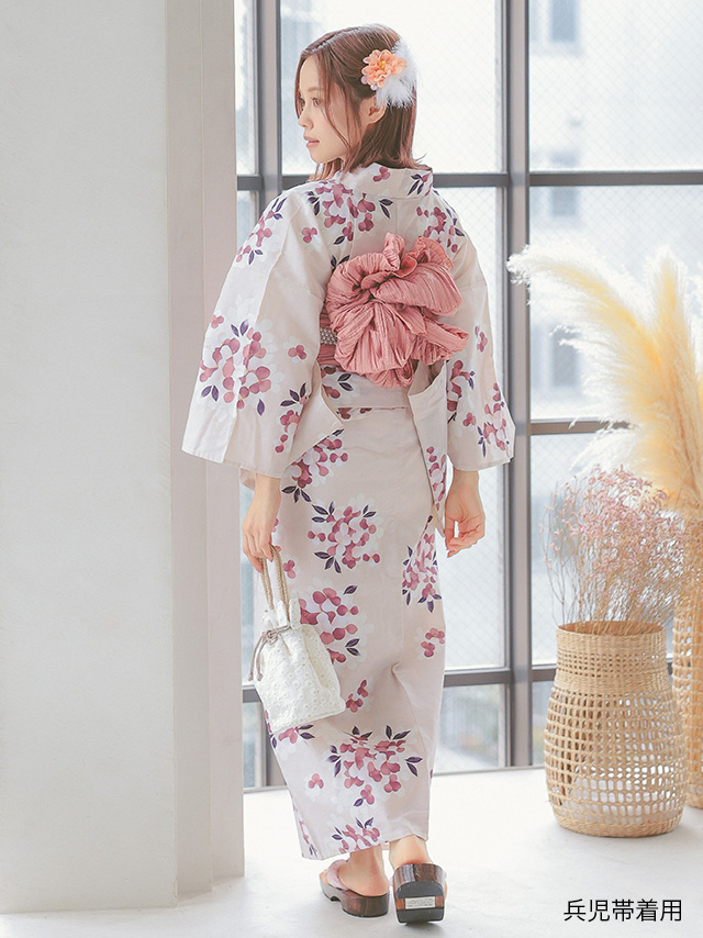山桜柄フェミニンクリーム上品ゆかた3点セットのバッグ全身