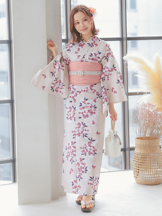 山桜柄フェミニンクリーム上品ゆかた3点セットのフロント全身