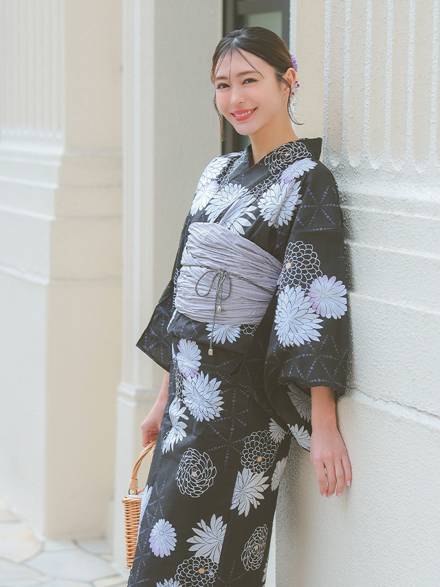 気品漂う菊模様大人レトロな黒浴衣3点セットのイメージ画像5
