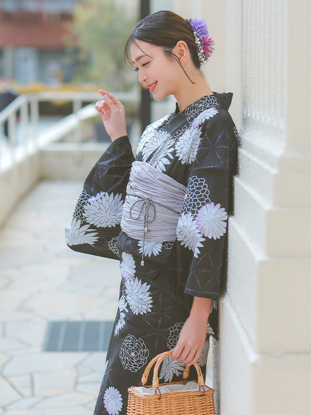気品漂う菊模様大人レトロな黒浴衣3点セットのイメージ画像6