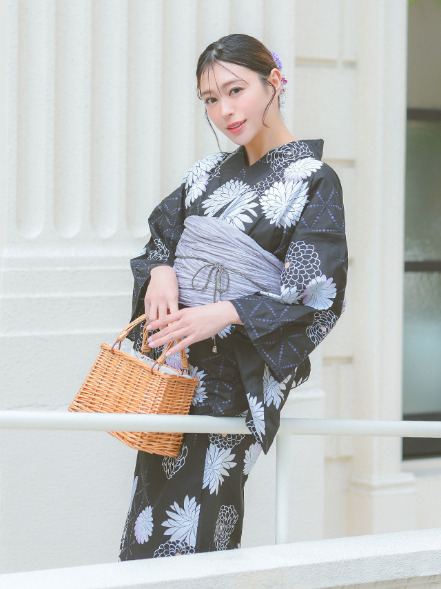 気品漂う菊模様大人レトロな黒浴衣3点セットのイメージ画像8
