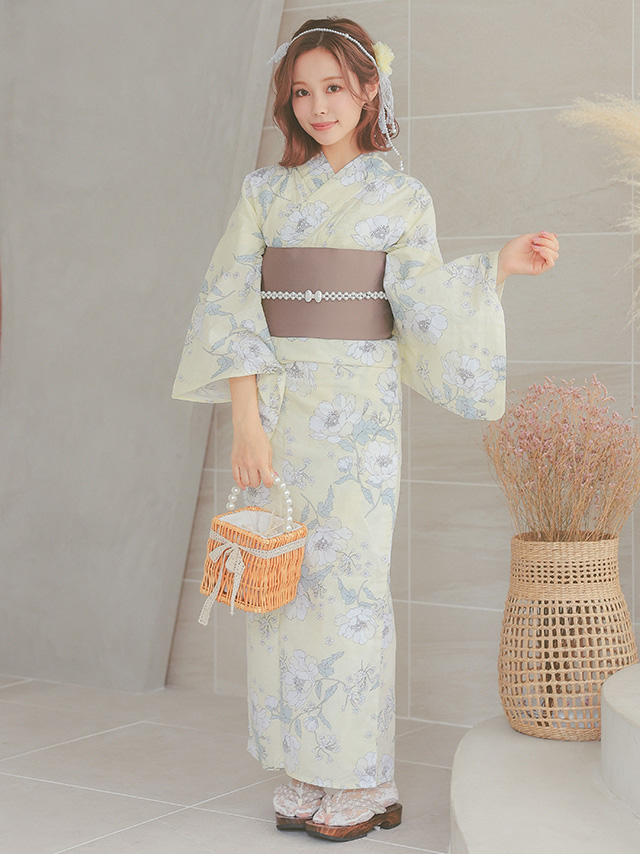 華やかパステルイエローにピュア牡丹ゆかた3点セットのフロント全身