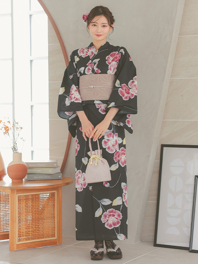 黒地グラデーション花セパレート浴衣のフロント全身