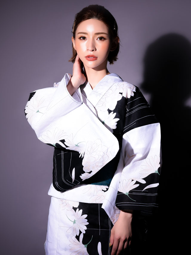 粋な白牡丹柄 浴衣2点セットのイメージ画像1