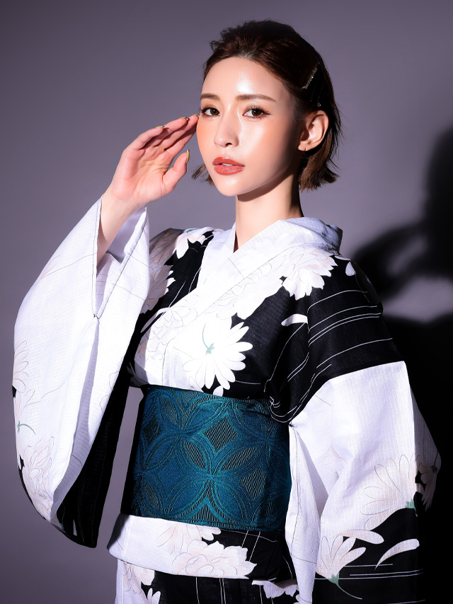 粋な白牡丹柄 浴衣2点セットのイメージ画像2