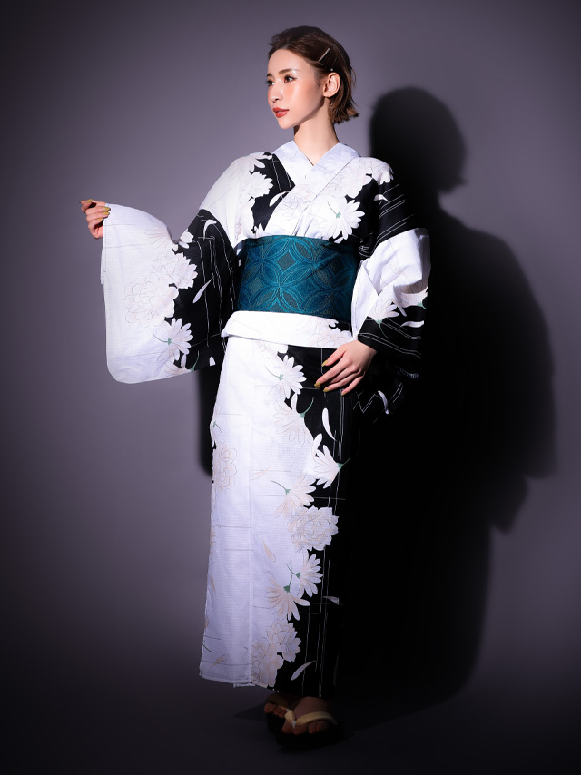 粋な白牡丹柄 浴衣2点セットのフロント画像