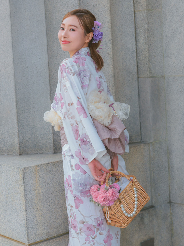 白地にピンク水彩タッチ花柄ガーリー2wayワンピース浴衣3点セットのイメージ画像4