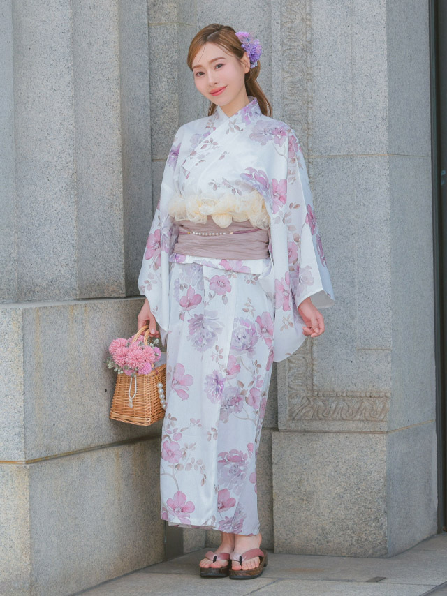 白地にピンク水彩タッチ花柄ガーリー2wayワンピース浴衣3点セットのフロント画像