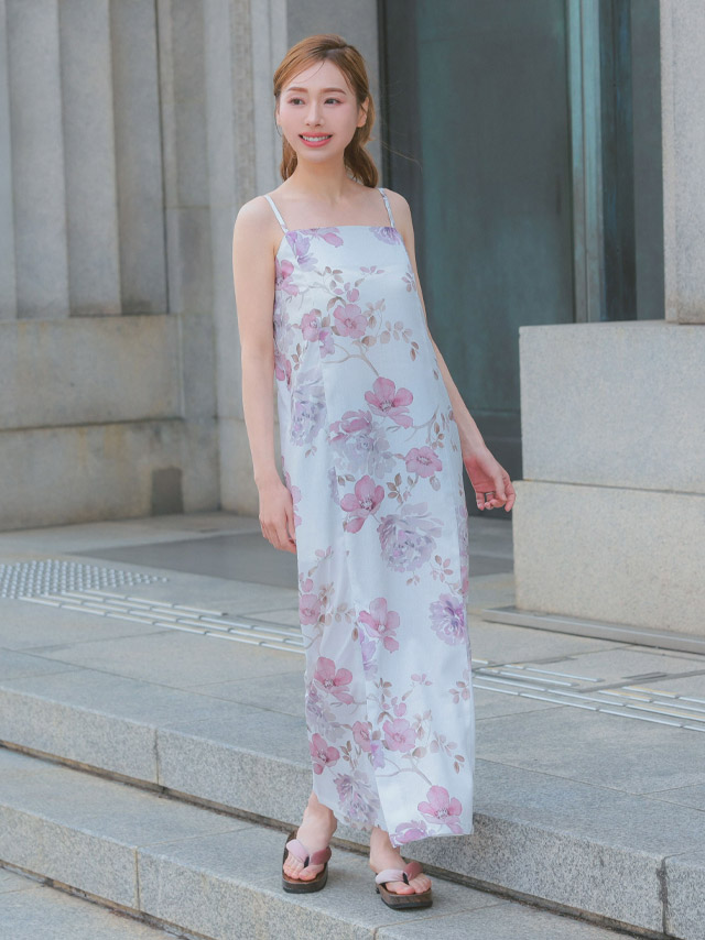 白地にピンク水彩タッチ花柄ガーリー2wayワンピース浴衣3点セットのサイドバック画像