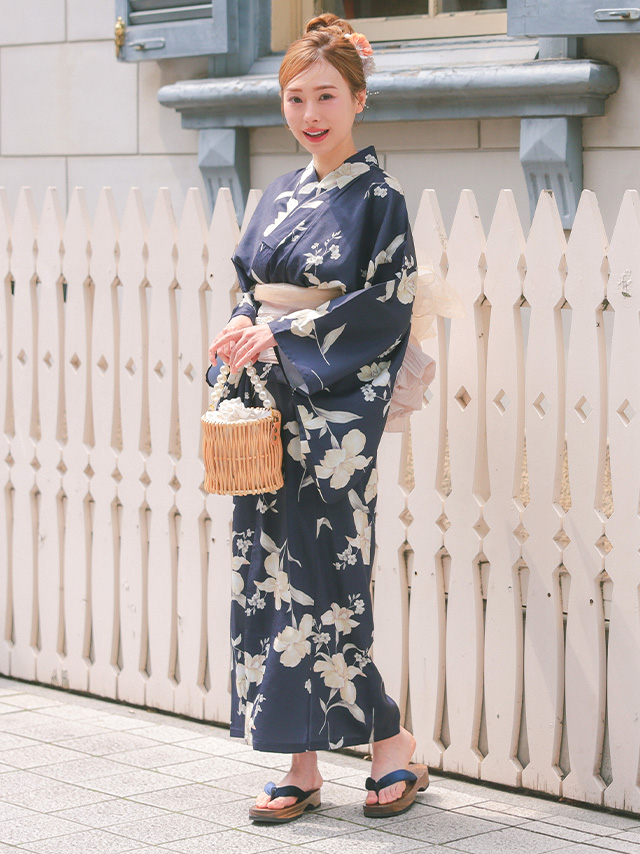 水色地に青色花柄ストライプ模様2wayワンピース浴衣3点セットのイメージ画像2