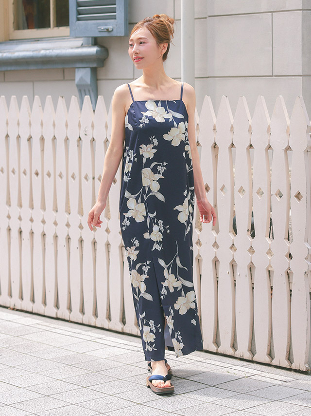 水色地に青色花柄ストライプ模様2wayワンピース浴衣3点セットのサイドバック画像