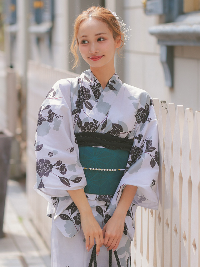 白地に水彩ブルー花柄フェミニン2wayワンピース浴衣3点セットのイメージ画像2