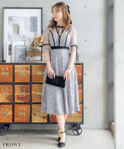 チョーカー風デコルテオープン花柄レースウエストリボン美脚効果ドレス結婚式 チョーカー風デコルテオープン花柄レースウエストリボン美脚効果