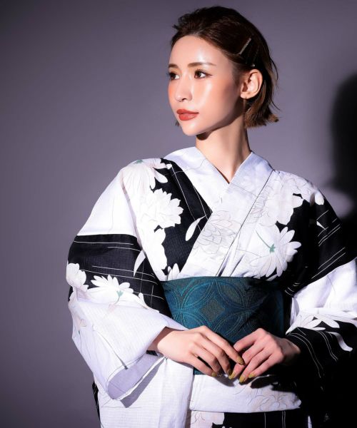 夢工房【美品】爽やか白牡丹柄綿麻浴衣