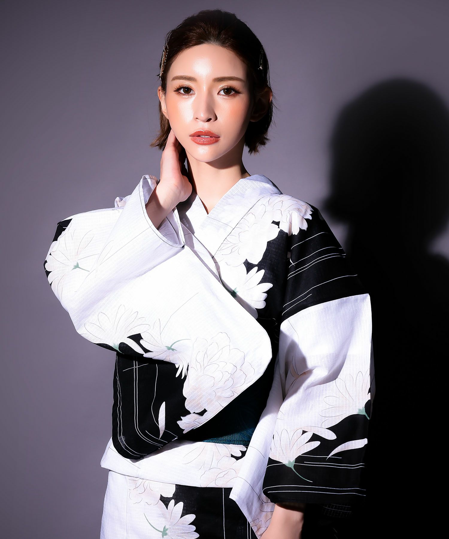 大人 可愛い 服  白牡丹柄 粋 艶やか 大人の3点セットレディース浴衣 (浴衣+平帯 着物・浴衣