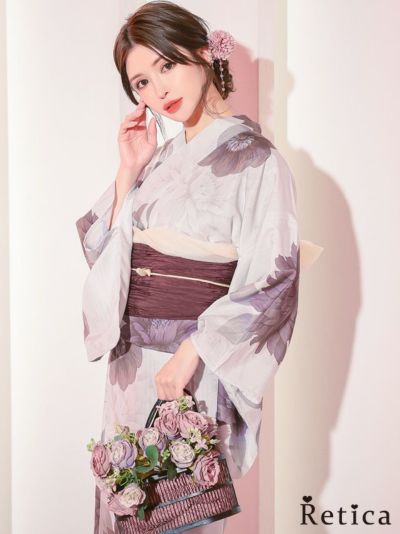 [SALE] 白地に大輪の牡丹柄 レディース 浴衣3点セット(浴衣＋兵児帯＋下駄)