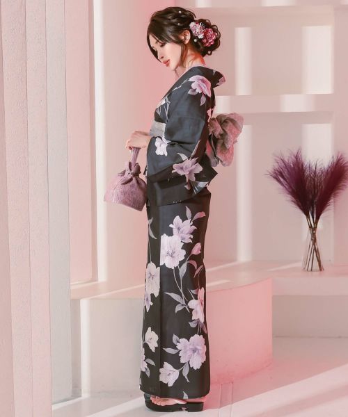 黒地に水彩百合 大人の3点セットレディース浴衣(浴衣+平帯or作り