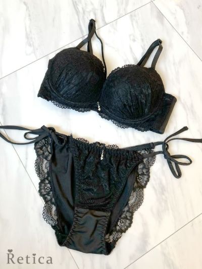 谷間魅せ脇高ブラジャー&レースビジュチャーム付きショーツセット(ブラック)(A～F/65～75)