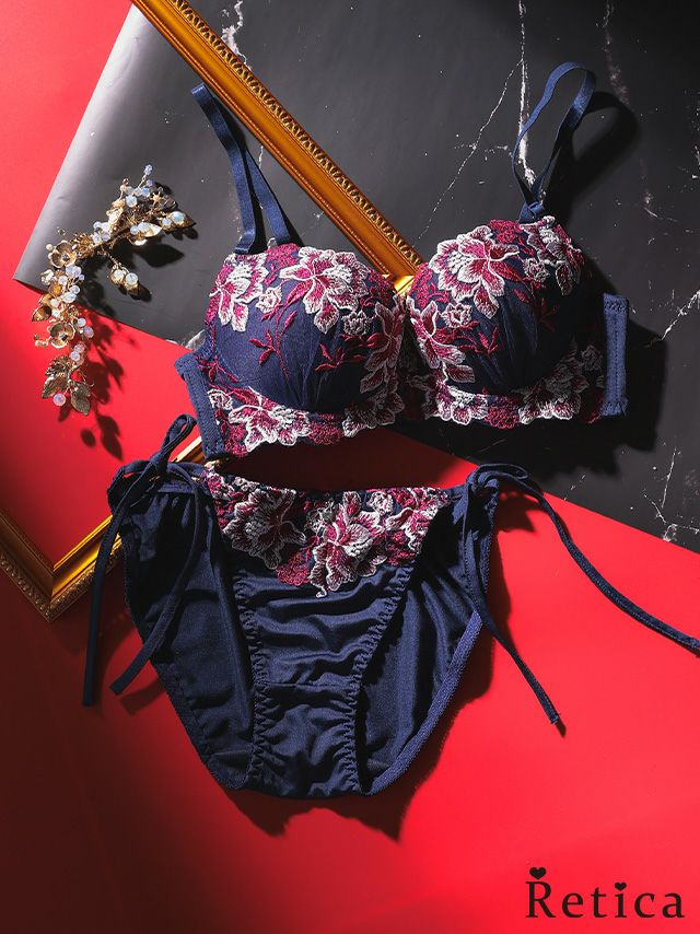 ラブリーピンクフラワー刺繍フロントホックカップブラジャー&ショーツ