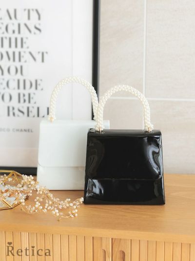 [SALE] ショルダーチェーン付きパールハンドルエナメル2Wayバッグ(ホワイト/ブラック)