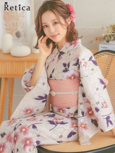 儚げクリームカラーに濃い椿ゆかた3点セット (浴衣+兵児帯+下駄)