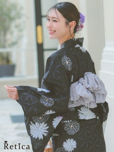 [SALE] 気品漂う菊模様大人レトロな黒浴衣3点セット (浴衣+兵児帯+下駄)