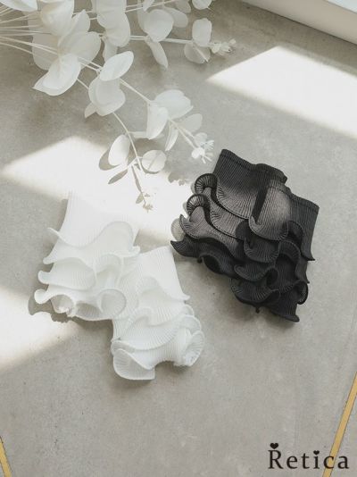 [SALE] 3段フリルプリーツカフス(ホワイト/ブラック)